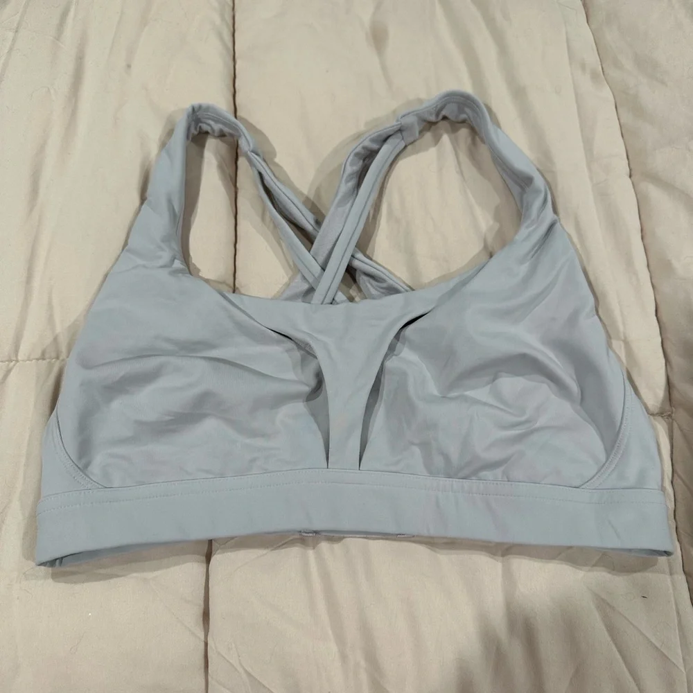 Lululemon Stash it All Bra in Grey 8 C/D - Picture 3 of 9